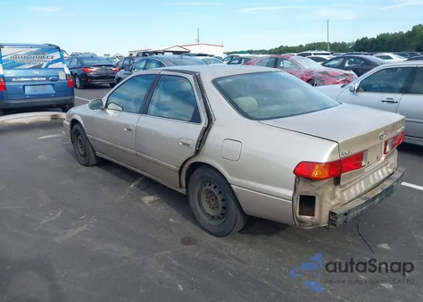2001 Toyota Camry Ce/Le/Xle z USA, uszkodzony, nr VIN JT2BG28K710601129